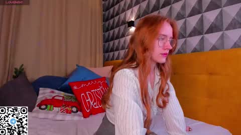 Snapshot of angela_flowers chatting on December 15, 1:10 am Angela online show from December 15, 1:10 am