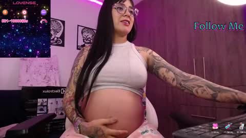 Snapshot of angela_lauren chatting on March 2, 10:38 pm Angela online show from March 2, 10:38 pm