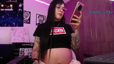 Snapshot of angela_lauren chatting on March 18, 10:02 pm Angela online show from March 18, 10:02 pm