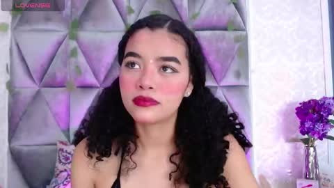 Snapshot of angela_lovee1 chatting on December 11, 12:34 pm Angela online show from December 11, 12:34 pm