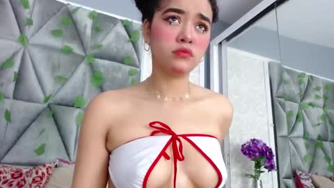Snapshot of angela_lovee1 chatting on December 17, 12:54 pm Angela online show from December 17, 12:54 pm