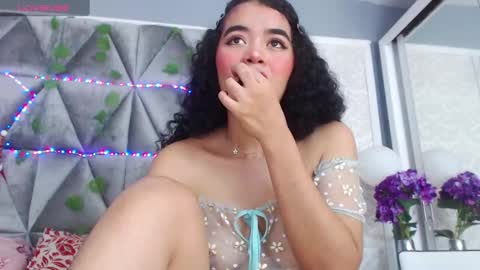 Snapshot of angela_lovee1 chatting on January 16, 1:04 pm Angela online show from January 16, 1:04 pm