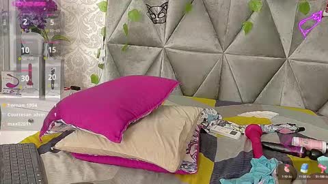 Snapshot of angela_lovee1 chatting on February 12, 7:02 pm Angela online show from February 12, 7:02 pm