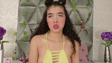 Snapshot of angela_lovee1 chatting on February 25, 1:06 pm Angela online show from February 25, 1:06 pm