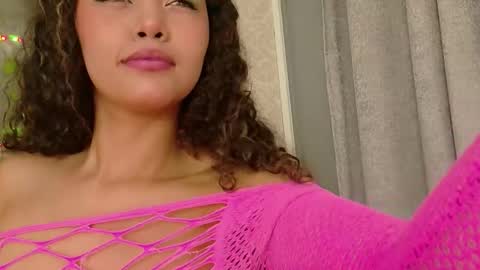 Snapshot of angela_lovee1 chatting on September 15, 12:27 pm Angela online show from September 15, 12:27 pm
