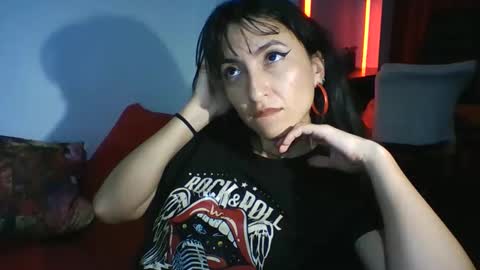 Snapshot of angela_mis chatting on April 28, 3:33 am Angela online show from April 28, 3:33 am