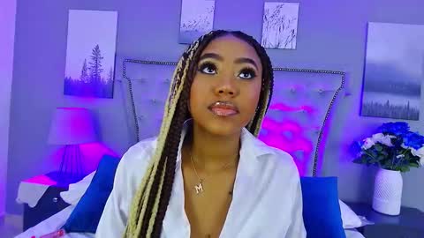 Angela Roberts online show from November 10, 4:11 am