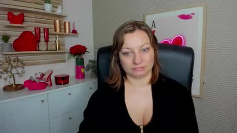 Angela online show from April 1, 5:30 am