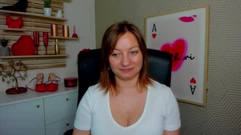 Snapshot of angela_samt chatting on April 30, 6:42 am Angela online show from April 30, 6:42 am
