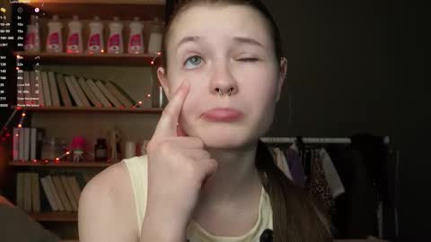 Mary online show from February 13, 11:39 am