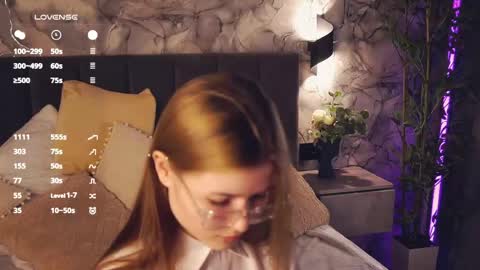 Mary online show from April 15, 12:45 pm