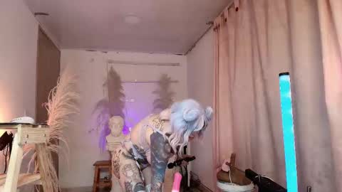 Snapshot of angelacianuro_2 chatting on February 20, 2:52 am Angela Cianuro online show from February 20, 2:52 am