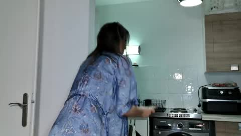 Angela online show from May 14, 1:18 pm
