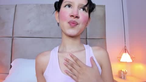 Snapshot of angelag_ chatting on November 14, 7:23 pm angelag_ online show from November 14, 7:23 pm