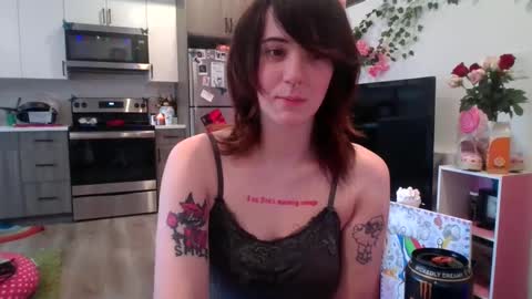 Snapshot of angelalice555 chatting on October 11, 12:47 pm angelalice555 online show from October 11, 12:47 pm