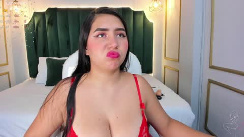 Snapshot of angelaluxi chatting on December 4, 12:25 pm Angela online show from December 4, 12:25 pm