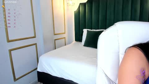 Snapshot of angelaluxi chatting on January 17, 12:10 pm Angela online show from January 17, 12:10 pm