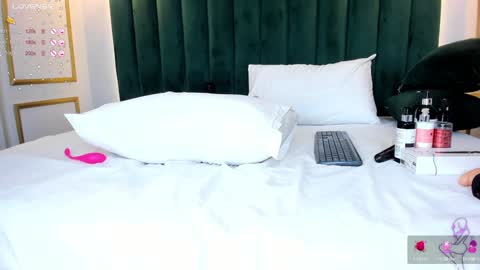 Snapshot of angelaluxi chatting on January 24, 3:13 pm Angela online show from January 24, 3:13 pm