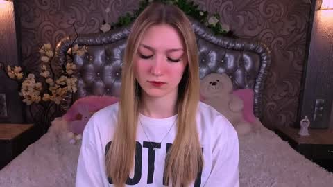 angelanabelle online show from April 3, 8:29 pm