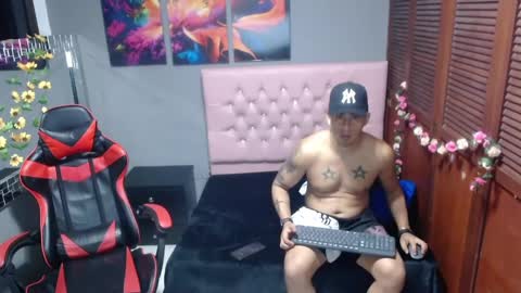 Snapshot of angelandchris chatting on September 20, 12:39 pm Angel And Cris online show from September 20, 12:39 pm