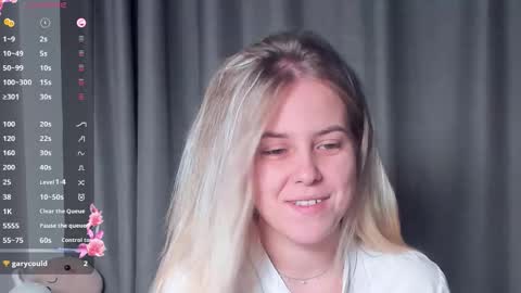 Snapshot of angelanty chatting on October 27, 3:27 pm Darsi Anty online show from October 27, 3:27 pm