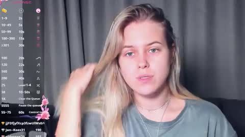 Snapshot of angelanty chatting on November 8, 4:18 pm Darsi Anty online show from November 8, 4:18 pm