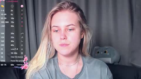 Snapshot of angelanty chatting on November 9, 2:59 pm Darsi Anty online show from November 9, 2:59 pm