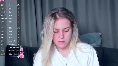 Snapshot of angelanty chatting on November 21, 1:10 pm Darsi Anty online show from November 21, 1:10 pm