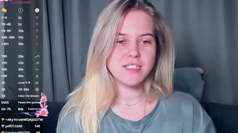 Snapshot of angelanty chatting on November 22, 1:21 pm Darsi Anty online show from November 22, 1:21 pm