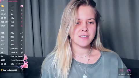 Snapshot of angelanty chatting on November 24, 3:12 pm Darsi Anty online show from November 24, 3:12 pm