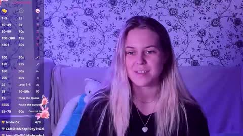 Snapshot of angelanty chatting on December 5, 5:20 pm Darsi Anty online show from December 5, 5:20 pm