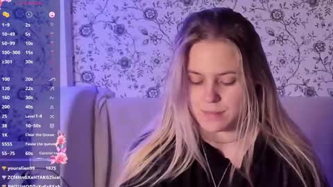 Snapshot of angelanty chatting on December 15, 2:21 pm Darsi Anty online show from December 15, 2:21 pm