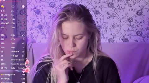 Snapshot of angelanty chatting on December 21, 2:46 pm Darsi Anty online show from December 21, 2:46 pm