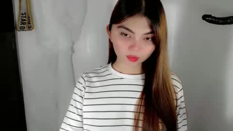 Snapshot of angelari_slut chatting on March 23, 6:39 am angelari_slut online show from March 23, 6:39 am