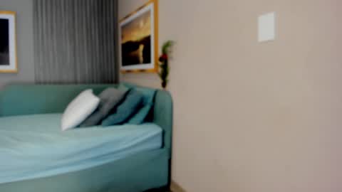 Snapshot of angelbae_ chatting on December 18, 1:23 pm AngelBae  online show from December 18, 1:23 pm