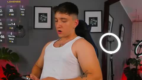 Snapshot of angelbell19 chatting on February 18, 12:26 am angelbell19 online show from February 18, 12:26 am