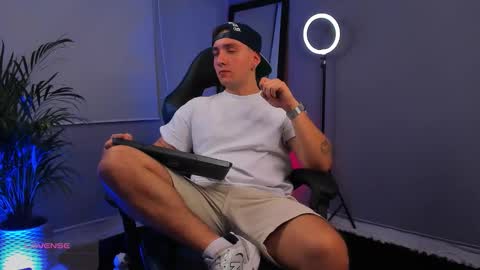 Snapshot of angelbell19 chatting on September 10, 1:49 am angelbell19 online show from September 10, 1:49 am