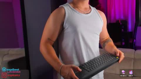 Snapshot of angelbell19 chatting on September 19, 2:24 am angelbell19 online show from September 19, 2:24 am