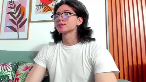 Snapshot of angelbennet_ chatting on December 9, 4:56 am Angel Bennet online show from December 9, 4:56 am