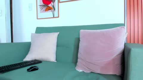 Snapshot of angelbennet_ chatting on January 23, 7:11 am Angel Bennet online show from January 23, 7:11 am