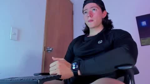 Snapshot of angelbennet_ chatting on October 18, 10:21 pm Angel Bennet online show from October 18, 10:21 pm