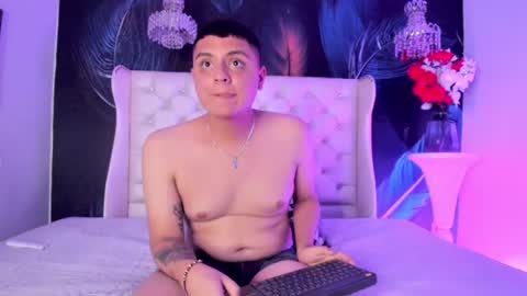 angelblue   online show from July 10, 11:29 pm