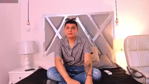 angelblue   online show from July 19, 8:01 pm