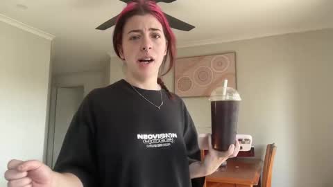 venellope888 online show from February 19, 11:57 pm