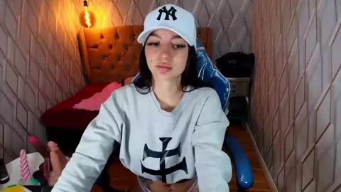 Snapshot of angelchristix chatting on April 20, 1:25 pm Angel online show from April 20, 1:25 pm