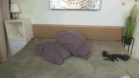 MercedesSilver online show from March 13, 10:05 pm