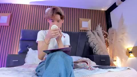 Angel Doll online show from February 15, 5:04 am