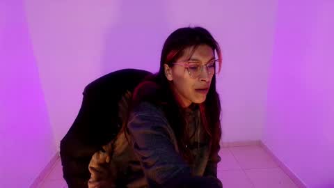 angele online show from March 25, 7:31 pm