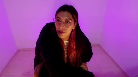 angele online show from April 7, 8:42 pm