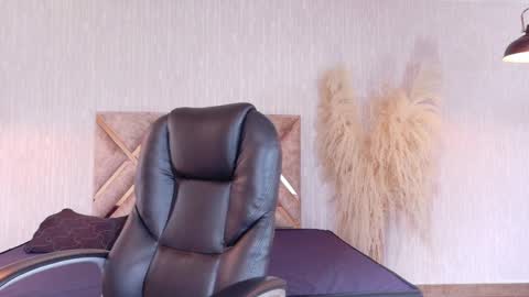 angel online show from April 7, 1:22 pm